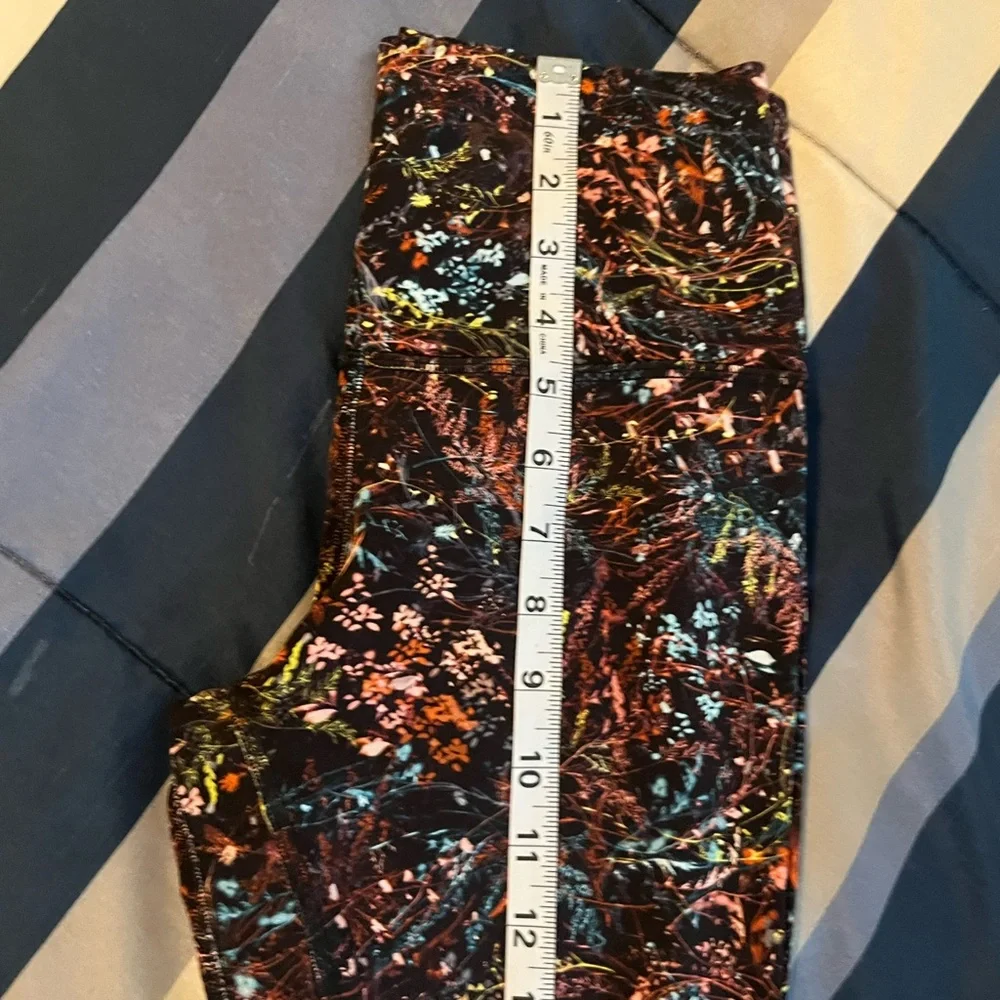 🍋 LIKE NEW Lululemon Align Crop *21" - Foliage Overlay Multi - Sz 6 - Picture 9 of 12